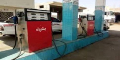 انتقالي خنفر يتفقد التزام محطات المحروقات بتسعيرة البيع