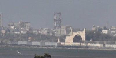 دك ثكنات ومصرع وجرح حوثيين داخل مدينة الحديدة