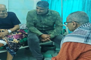 الجعدي وهيثم يطمئنان على صحة المناضل عبدالله بن شملان رئيس تنفيذية انتقالي دار سعد