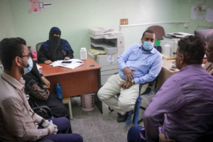 مدير دار سعد يزور المجمعات الصحية ويكشف عن وجود حالتين مصابة بكورونا