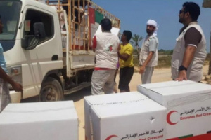 خليفة الإنسانية توجه قافلة إغاثية إلى 30 نوفمبر بسقطرى