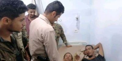 قائد حزام عدن يزور جرحى تفجير موكب قيادة ألوية الدعم والاسناد 