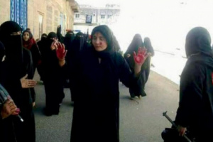 النساء في زمن الحرب الحوثية.. أجساد ضعيفة تفتك بها آلة القمع الغاشمة 