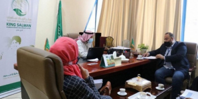 سلمان للإغاثة يتابع مشروع الخدمات التعليمية بعدن 