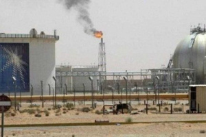 صحيفة سعودية: استهداف الحوثي مصفاة الرياض يعكس خطورة مخطط إيران