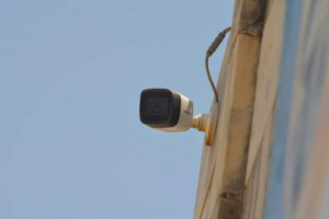 شرطة سقطرى تنشر كاميرات مراقبة لتعزيز الأمن 