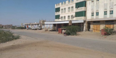 المليشيات تواصل تصعيدها.. قصف مدفعي حوثي يستهدف منازل السكان في حيس