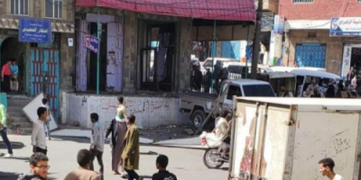 قتيل ومصابان في استهداف طقم إخواني بتعز