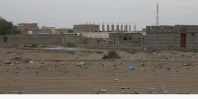 بالأسلحة الثقيلة..قصف حوثي على منازل المواطنين في مدينة التحيتا وبلدة الفازة