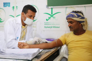 سلمان للإغاثة يقدم خدمات علاجية لآلآف المرضى بالخوخة