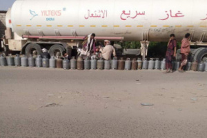 لودر..صفوف طويلة للحصول على أسطوانة غاز
