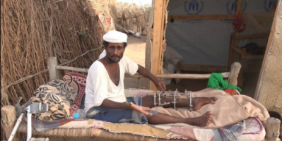 حصلية رصاصة حوثية.. أب معاق وأسرة نازحة مكونة من 8 أفراد