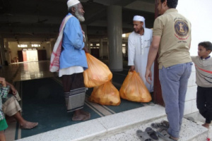 منحة الرئيس الزُبيدي تستهدف ألف صائم بالشيخ عثمان 