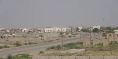 مليشيا الحوثي تقصف مناطق سكنية بحيس