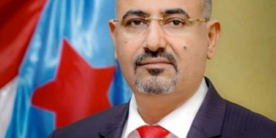 الرئيس الزُبيدي يُعزي الرئيس هادي في وفاة نجل شقيقه