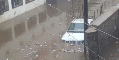 العاصمة عدن تشهد هطول أمطار غزيرة
