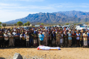 جثمان الشهيد القائد يحيى الشوبجي يوارى الثرى في مسقط رأسه بالعبارى