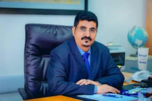 مدير مطار عدن الدولي يهنئ العمال بعيدهم الوطني