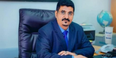 مدير مطار عدن الدولي يهنئ العمال بعيدهم الوطني