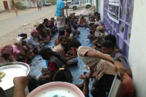 انتقالي المحفد ينظم إفطارًا جماعيًا بسوق المدينة