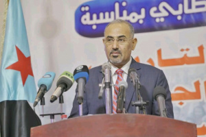 الرئيس الزُبيدي : ندعو رعاة اتفاق الرياض بإلزام الطرف الآخر لإلغاء القرارات الأحادية 