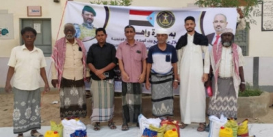  انتقالي تريم يستقبل قافلة إغاثية مقدمة من اللواء شلال شائع لأسر الشهداء بالمديرية