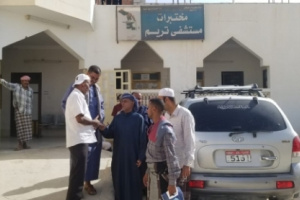 لجنة الطوارئ بانتقالي تريم تقدم مساعدات لمستشفى المديرية ومكافآت للأطباء والمناوبين