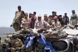 قيادي بـ الانتقالي يزور القوات الجنوبية في جبهة كرش