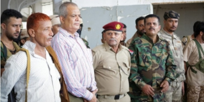 شطارة وعسكر يزوران محور أبين القتالي
