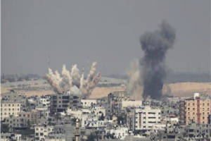 قصف إسرائيلي مكثف على قطاع غزة 