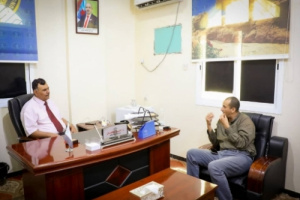 نائب رئيس الجمعية الوطنية يلتقي مدير عام المؤسسة المحلية للمياه بالعاصمة عدن