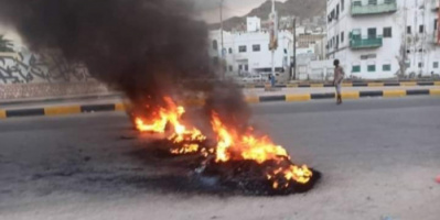 انطفاء الكهرباء يشعل شرارة الاحتجاجات في المكلا