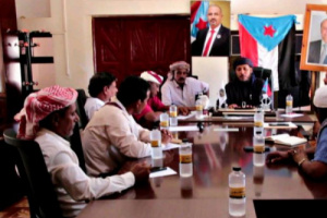 رئيس انتقالي سقطرى يطلع على سبل تأمين البيئة البحرية وملاحقة المعتدين