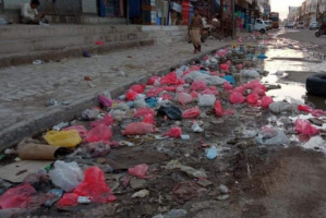 مواطنو عتق يستنكرون إهمال السلطة الإخوانية للخدمات