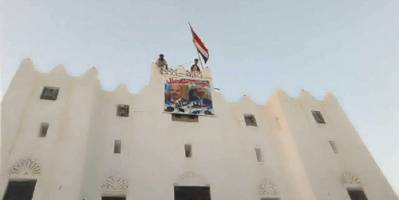 اعلام دولة الجنوب وصور الرئيس الزُبيدي واللواء بن بريك تزين شوارع مديرية الديس الشرقية