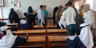 رئيس انتقالي ابين يطلع على سير اداء الاختبارات الثانوية العامة بمجمع خولة التربوي بزنجبار