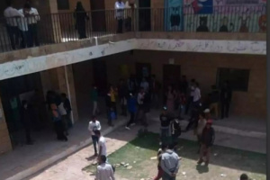 مسلحو الإخوان يقتحمون مركز امتحانات ويفرضون الغش بقوة السلاح في تعز 