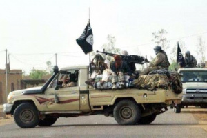 مليشيا الإخوان تسلم مواقع عسكرية هامة لتنظيم القاعدة بأبين 
