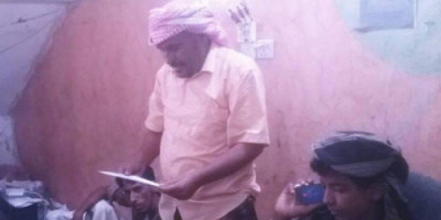  انتقالي المحفد يتفقد مواقع صرف الحوالات الطارئة بالمديرية