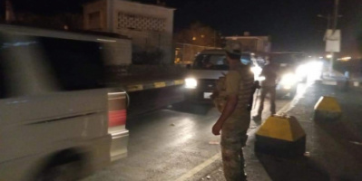 إستمرار حملة منع حمل السلاح والمركبات غير المرقمة في العاصمة عدن