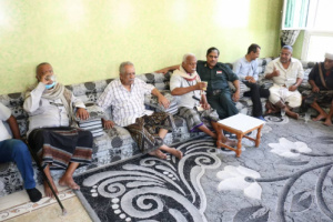 رئيس تنفيذية انتقالي حضرموت يطمئن على صحة المناضل عوض المرشدي