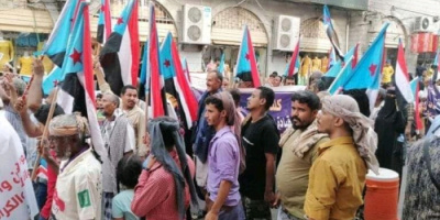 العاصمة عدن تحتضن تظاهرة حاشدة تضامناً مع أبناء شبوة وحضرموت 