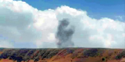 طائرة حوثية تستهدف جبل العر بطائرة مسيرة بيافع