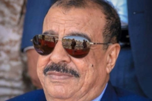 اللواء بن بريك يُعزي العميد عادل علي المصعبي بوفاة نجله الشاب أحمد