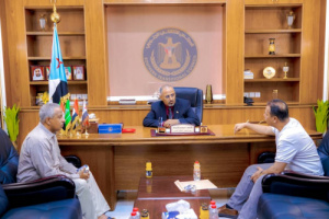 الرئيس الزُبيدي يبحث آليات النهوض بالتعليم في العاصمة عدن 