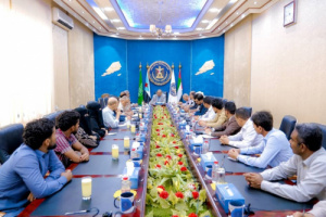 الرئيس الزُبيدي يرأس اجتماعا للجنة التخطيط والاستثمار بالجمعية الوطنية والدائرة المالية بالمجلس 