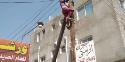 كهرباء عدن تواصل حملة فصل التيار العشوائي وتحصيل مديونية المشتركين 