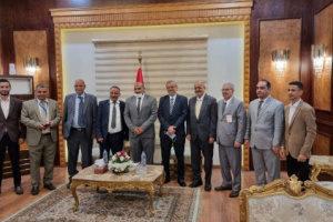 وزير النقل يصل القاهرة في زيارة رسمية على رأس وفد وزاري رفيع 