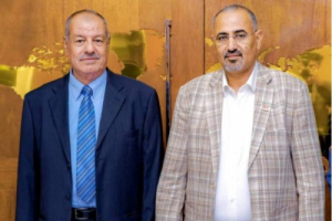الرئيس الزبيدي يعزي بوفاة اللواء علي قاسم طالب 