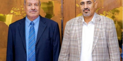 الرئيس الزبيدي يعزي بوفاة اللواء علي قاسم طالب 